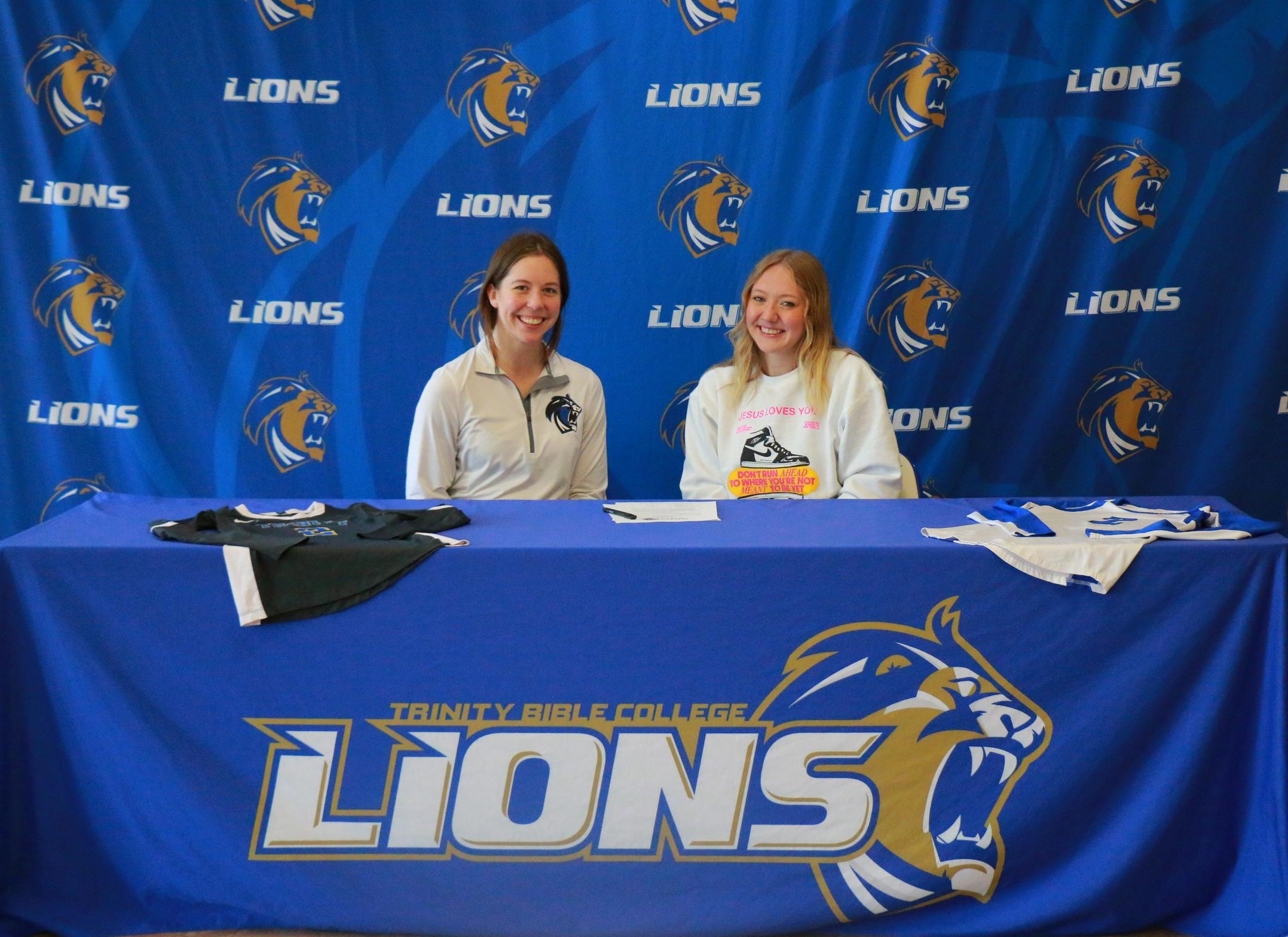 Lions Volleyball Sign Hanna Jacob for the 2023-2024 Athletic Season