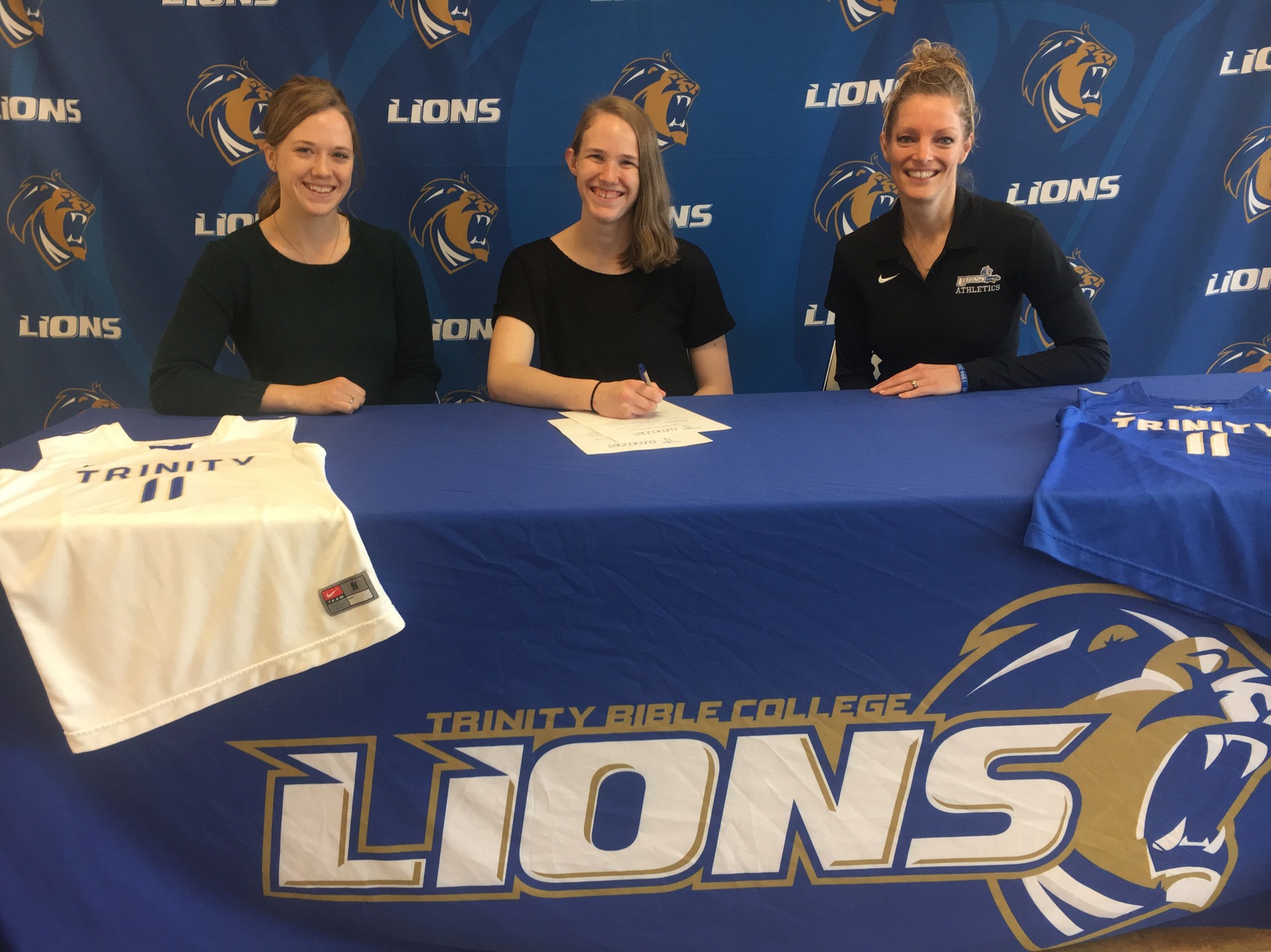 Droste Signs Letter of Intent for Lions WBB
